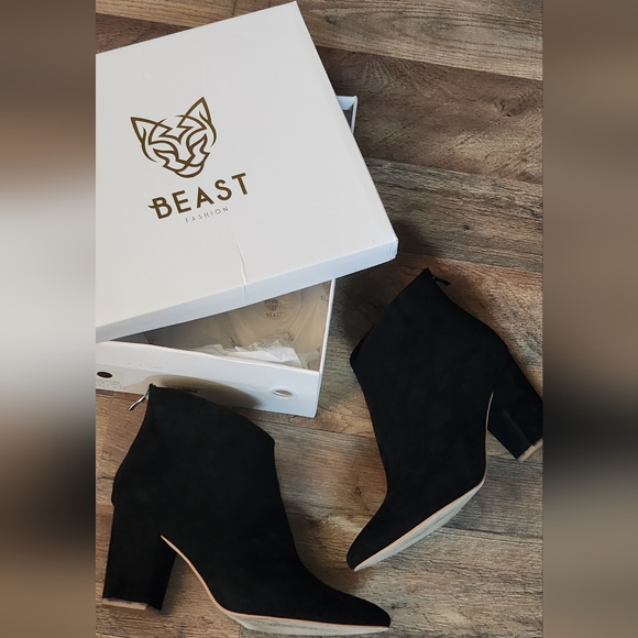 Black Booties with Block Heel | Beast Fashion - Picture 6 of 7